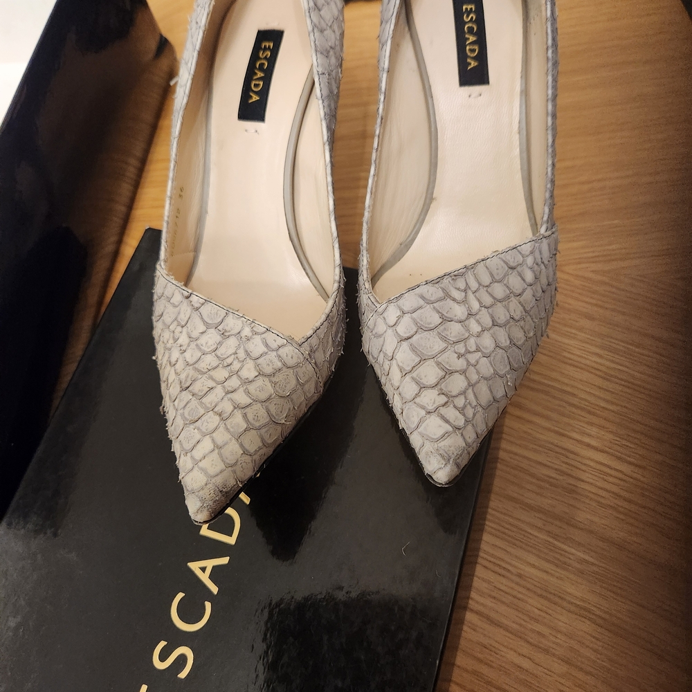 Escada Snakeskin Patterned Gray Heels